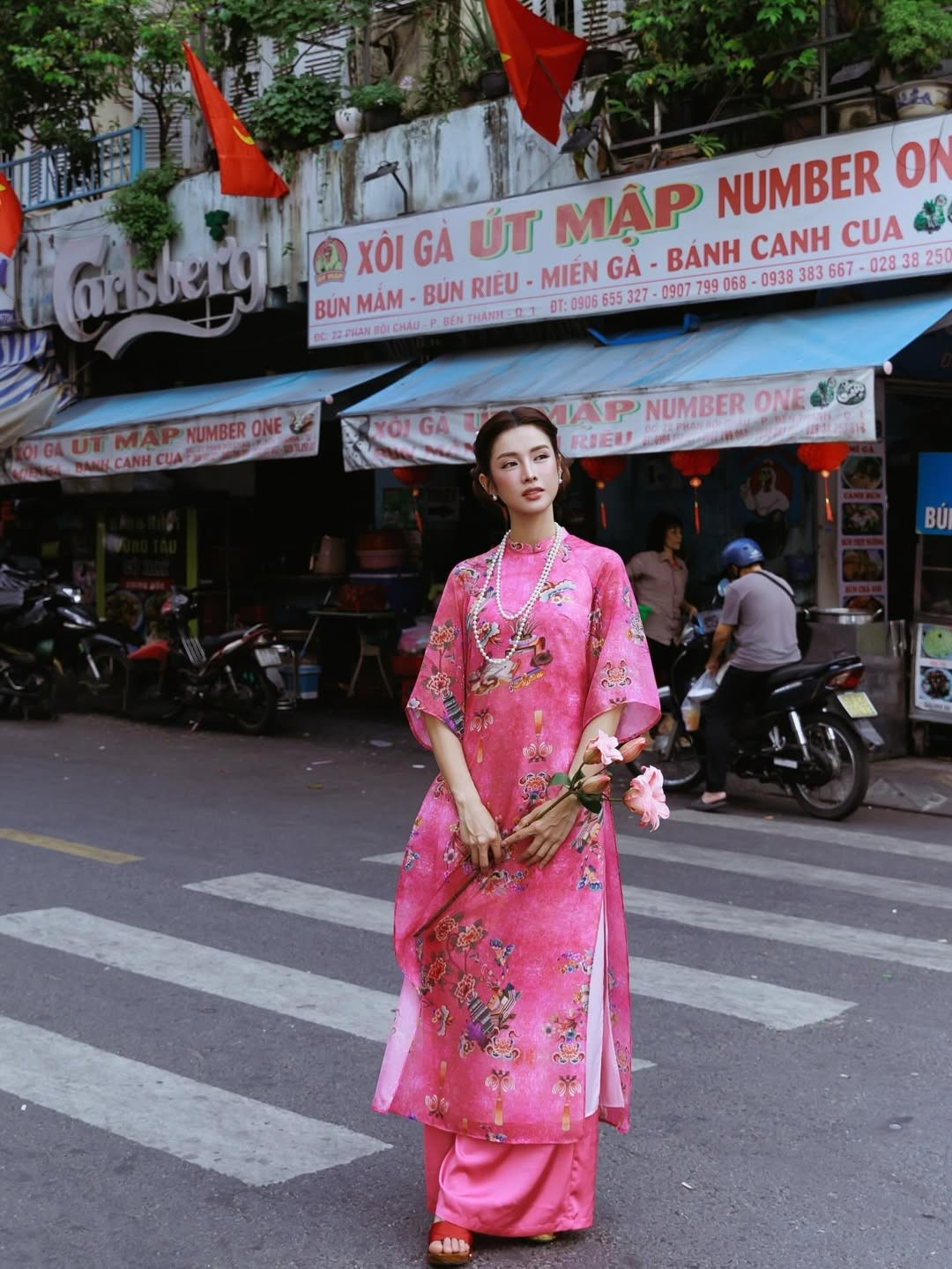 Không ít khán giả bày tỏ mong muốn sớm gặp lại cô trong những dự án phim mới, đặc biệt là những vai diễn mang màu sắc truyền thống, dịu dàng nhưng nội tâm sâu sắc – hình ảnh rất hợp với thần thái ngoài đời.