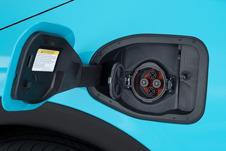 Theo công bố từ nhà sản xuất, Nissan Leaf 2026 có thể di chuyển quãng đường tối đa 702 km sau một lần sạc đầy với phiên bản G (trang bị la-zăng 18 inch). Hai phiên bản còn lại là X và AUTECH (la-zăng 19 inch) có phạm vi hoạt động đạt 685 km, đều đo theo tiêu chuẩn WLTC.