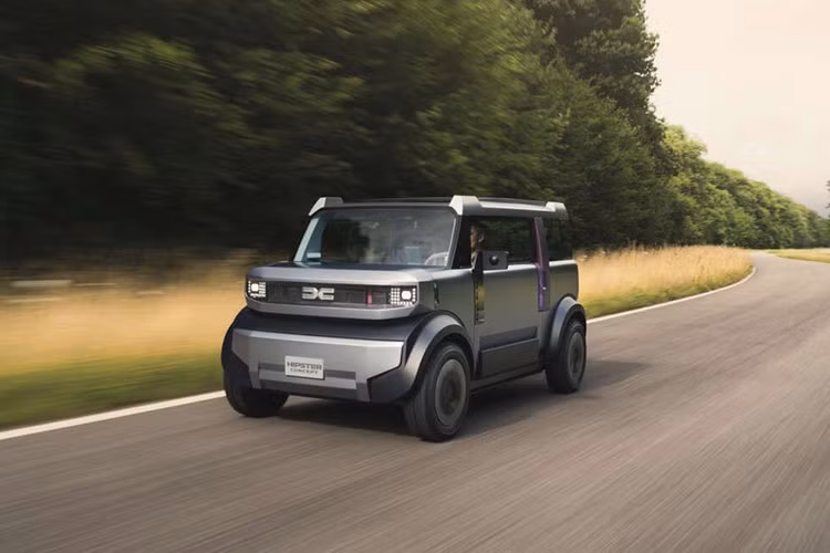 Hipster không chỉ là một thử nghiệm về thiết kế, mà còn là tuyên ngôn của Dacia trong việc tái định nghĩa khái niệm “xe của mọi người”. Mẫu xe này có thể sẽ được sản xuất hàng loạt, tận dụng các chính sách mới của Liên minh châu Âu, cho phép bán xe điện cỡ nhỏ và giá rẻ trên toàn thị trường.