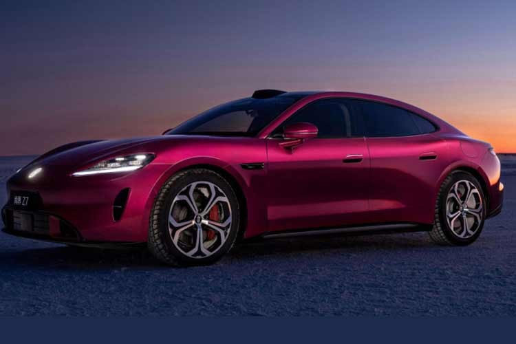 Mức giá xe SAIC Z7 2026 được xem là cao hơn một chút so với các dự đoán ban đầu, nhưng vẫn thấp hơn rất nhiều so với Porsche Taycan, mẫu xe điện thương hiệu đến từ Đức hiện có giá khởi điểm khoảng 918.000 nhân dân tệ, tương đương khoảng 133.000 USD.