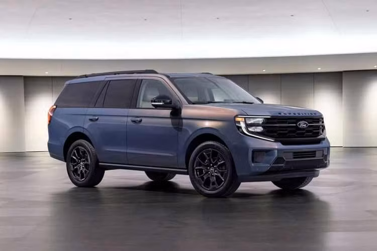 Mẫu xe SUV Ford Expedition 2027 phiên bản đặc biệt kỷ niệm 30 năm kể từ khi mẫu xe này ra mắt vào năm 1997 được xây dựng dựa trên gói ngoại thất stealth (tối giản) nhưng được bổ sung loạt chi tiết riêng nhằm tạo điểm nhấn khác biệt.