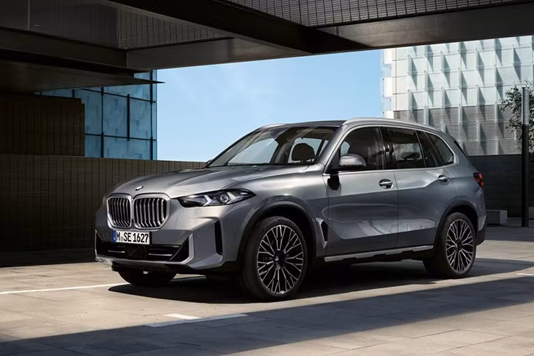 BMW X5 ﻿Sự tiến bộ nhanh chóng của công nghệ hybrid được thể hiện rõ ở mẫu xe hạng sang BMW X5 khi mẫu SUV cỡ nhỏ này có khả năng chạy thuần điện hơn 90 km.