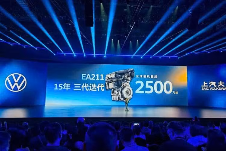 "Trái tim" của mẫu xe này là hệ truyền động điện mở rộng phạm vi (EREV), bao gồm máy xăng EA211 với 4 xi-lanh, dung tích 1.5L, cho công suất tối đa 141 mã lực. Động cơ này không truyền lực trực tiếp đến bánh xe mà đóng vai trò máy phát điện cho pin và mô-tơ điện. Mức tiêu thụ nhiên liệu công bố của xe đạt 4,57 lít/100 km.