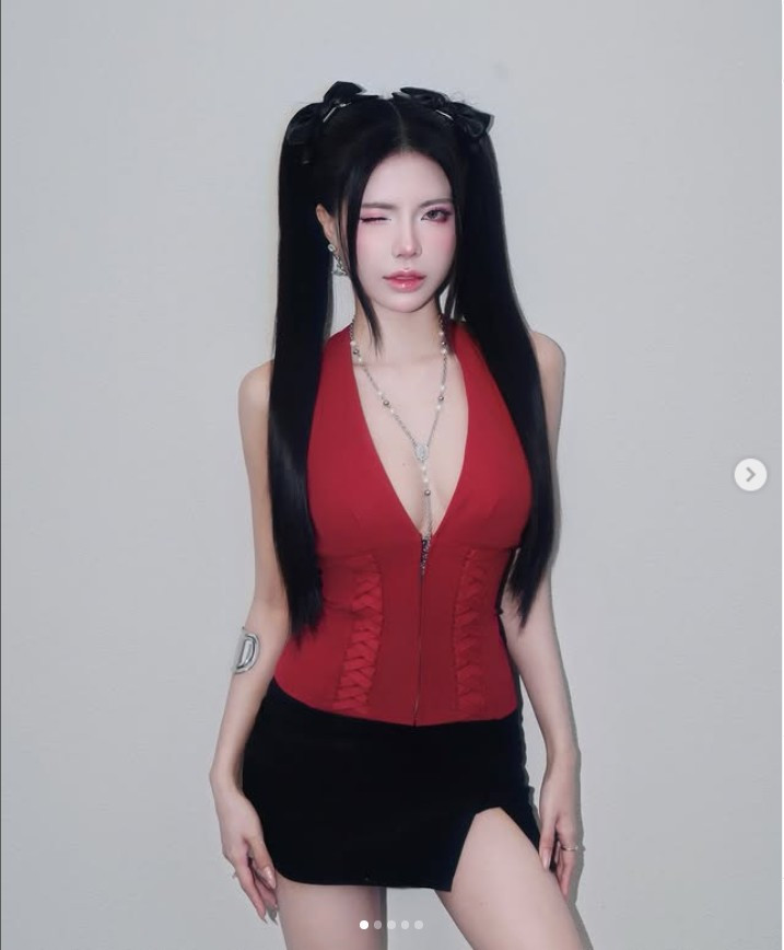 Sự xuất hiện đầy ấn tượng của Mai Dora trong những bức ảnh này không chỉ làm hài lòng người hâm mộ mà còn cho thấy sức hút không ngừng của cô trong làng giải trí số.