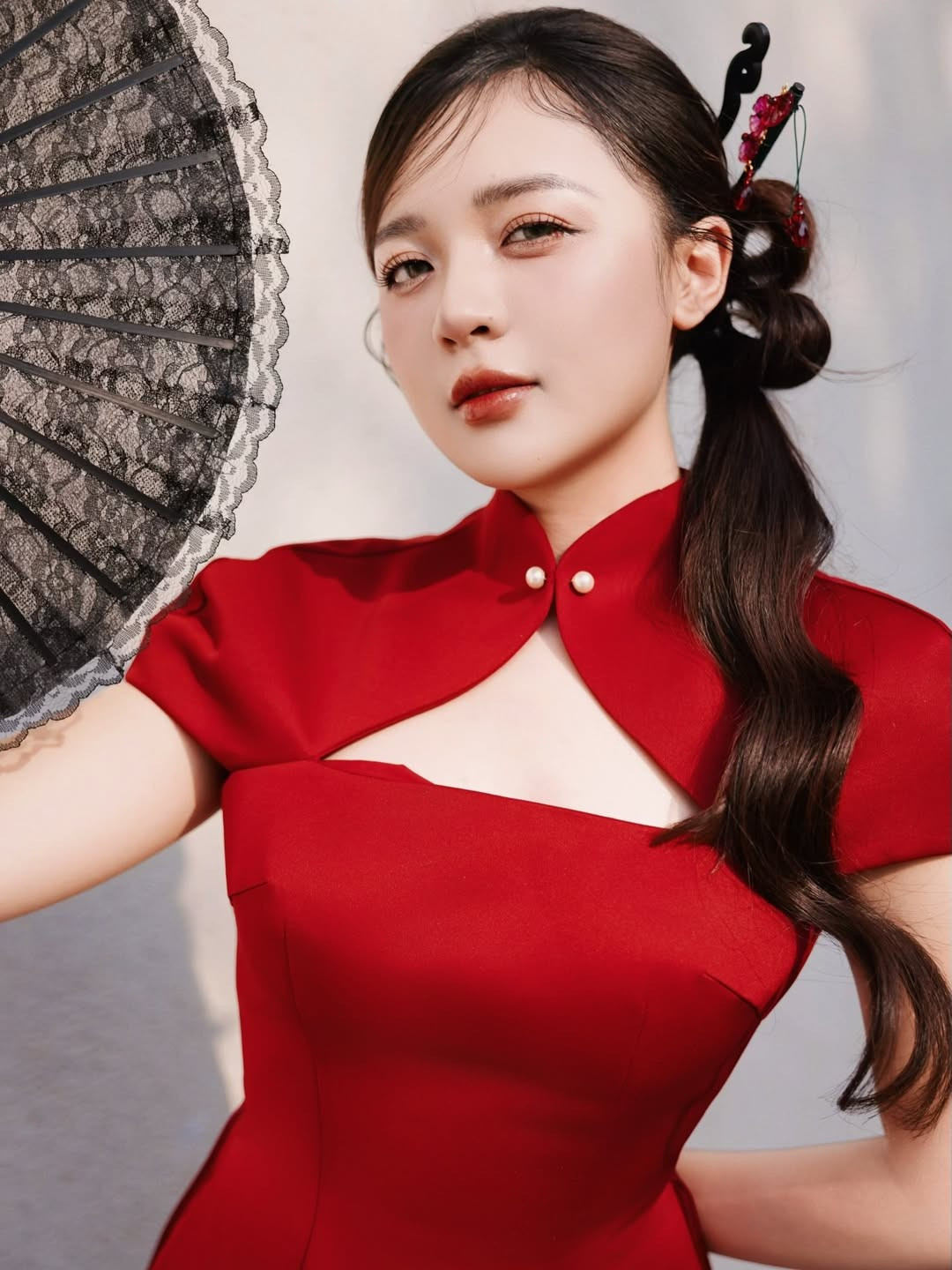 Trên sóng VTV, Phương Thảo từng ghi dấu ấn qua các chương trình như VTV Kết Nối, Mỗi ngày một niềm vui, Chuyện đêm muộn, Sinh ra từ làng… Với lối dẫn mạch lạc, giọng nói dễ nghe và khả năng làm chủ không khí trường quay, cô dần xây dựng hình ảnh một MC trẻ trung nhưng chững chạc.