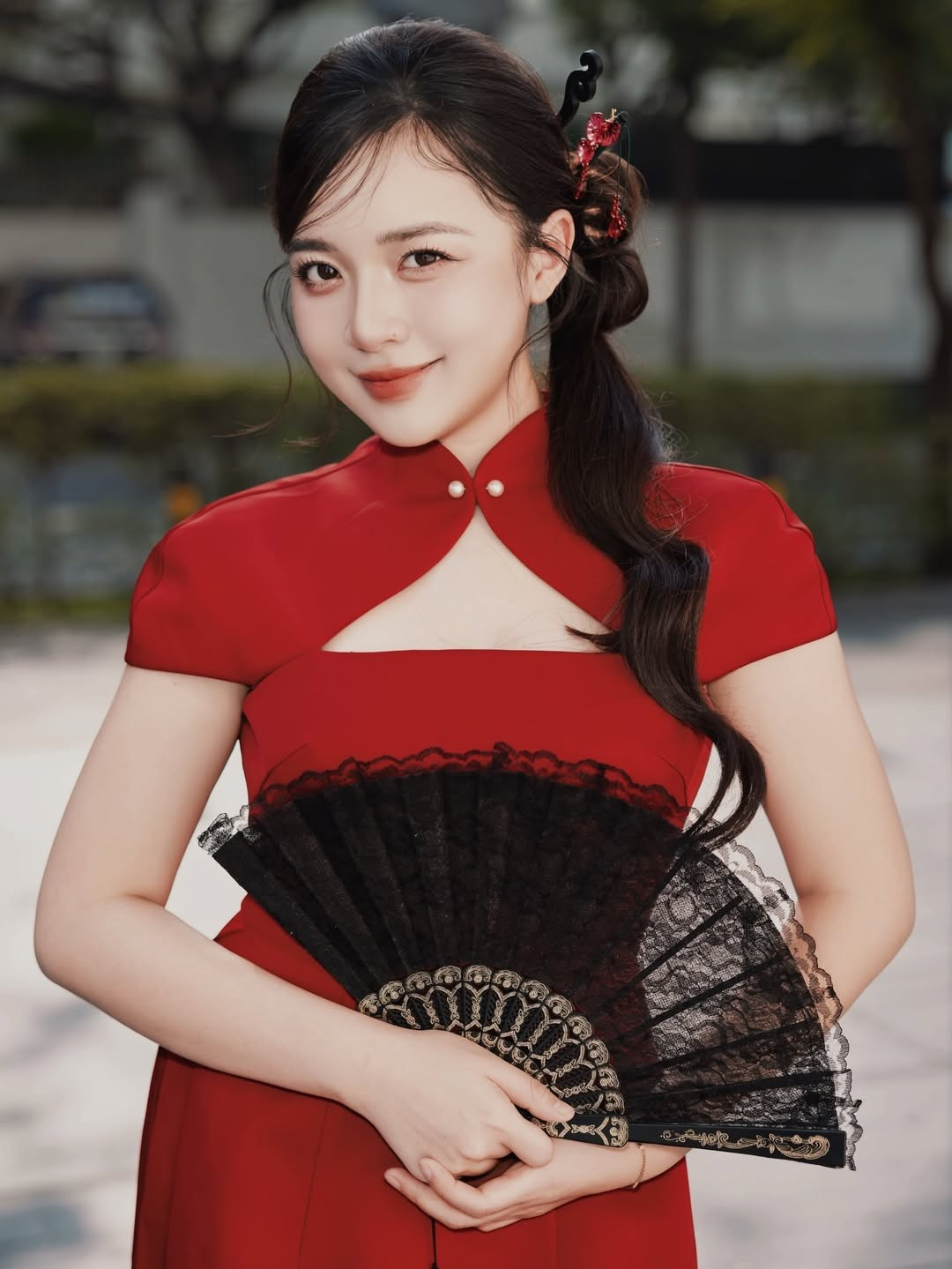 Gương mặt trẻ trung, đường nét hài hòa cùng lối trang điểm trong trẻo càng làm nổi bật thần thái tự tin, cuốn hút.