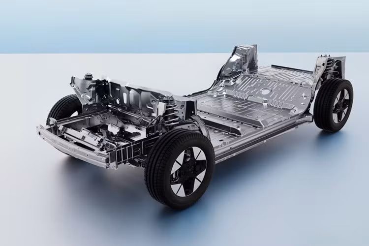 "Trái tim" của Geely EX2 là mô-tơ điện nằm trên cầu sau, cho công suất tối đa 79 mã lực và mô-men xoắn cực đại 130 Nm ở bản thấp. Mô-tơ điện này đi với pin lithium-sắt-photphat (LFP) 30,12 kWh, cung cấp phạm vi di chuyển 225 km WLTP.