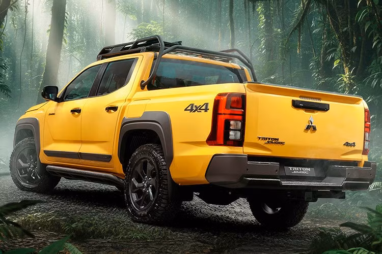 Sức mạnh của Mitsubishi Triton Savana 2026 vẫn đến từ động cơ diesel 4 xi-lanh, tăng áp kép, dung tích 2.4L, cho công suất tối đa 202 mã lực và mô-men xoắn cực đại 470 Nm.