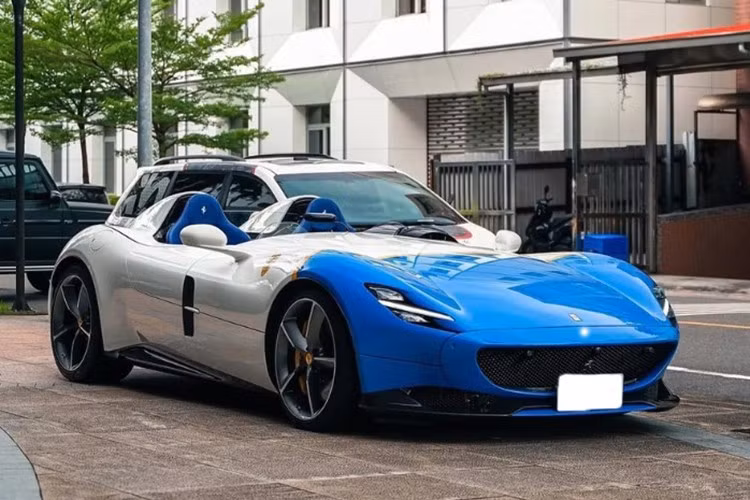 Số tài sản của trùm lừa đảo Trần Chí bị tịch thu bao gồm 26 siêu xe thuộc các thương hiệu nổi tiếng như Bugatti, Lamborghini, Ferrari, McLaren và Porsche, với tổng giá trị ước tính hơn 15 triệu USD (khoảng 395,68 tỷ đồng).