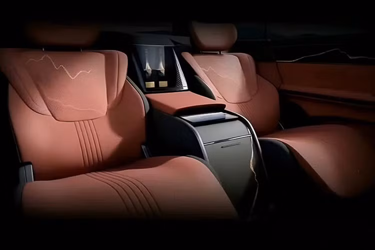 Đèn pha dự kiến dùng công nghệ OLED, lưới tản nhiệt hình thang cỡ lớn tích hợp cửa gió chủ động AGS. Thân xe với phong cách mui nổi, tay nắm cửa ẩn và đường nét vuốt sắc. Đuôi xe sử dụng đèn hậu liền dải kết hợp đèn phanh kép đặt cao. Tổng thể hướng đến hình ảnh hiện đại, sắc sảo và nhận diện mạnh mẽ hơn các thế hệ SUV Dynasty trước đó.