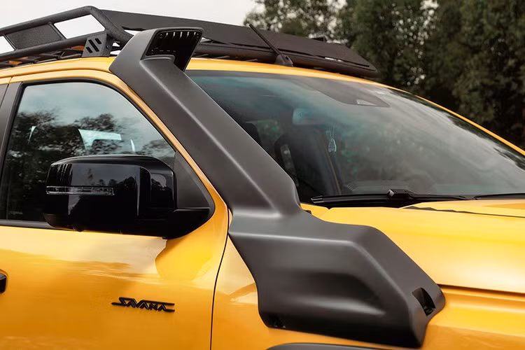 Chưa dừng ở đó, mẫu xe bán tải Mitsubishi Triton Savana 2026 mới còn dùng mâm 18 inch màu đen, đi kèm lốp địa hình. Hệ thống treo giữ nguyên như bản Katana.