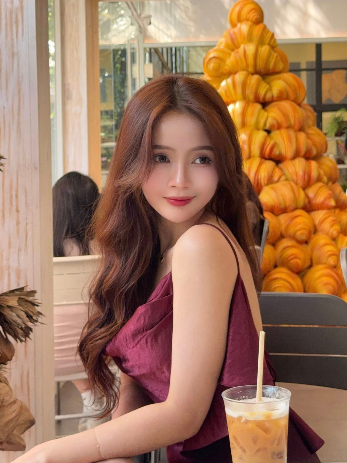 Sự chuyển mình từ hình ảnh “hot girl ảnh thẻ” nhẹ nhàng sang phong cách thể thao năng động được xem là bước làm mới hình ảnh khá thú vị.