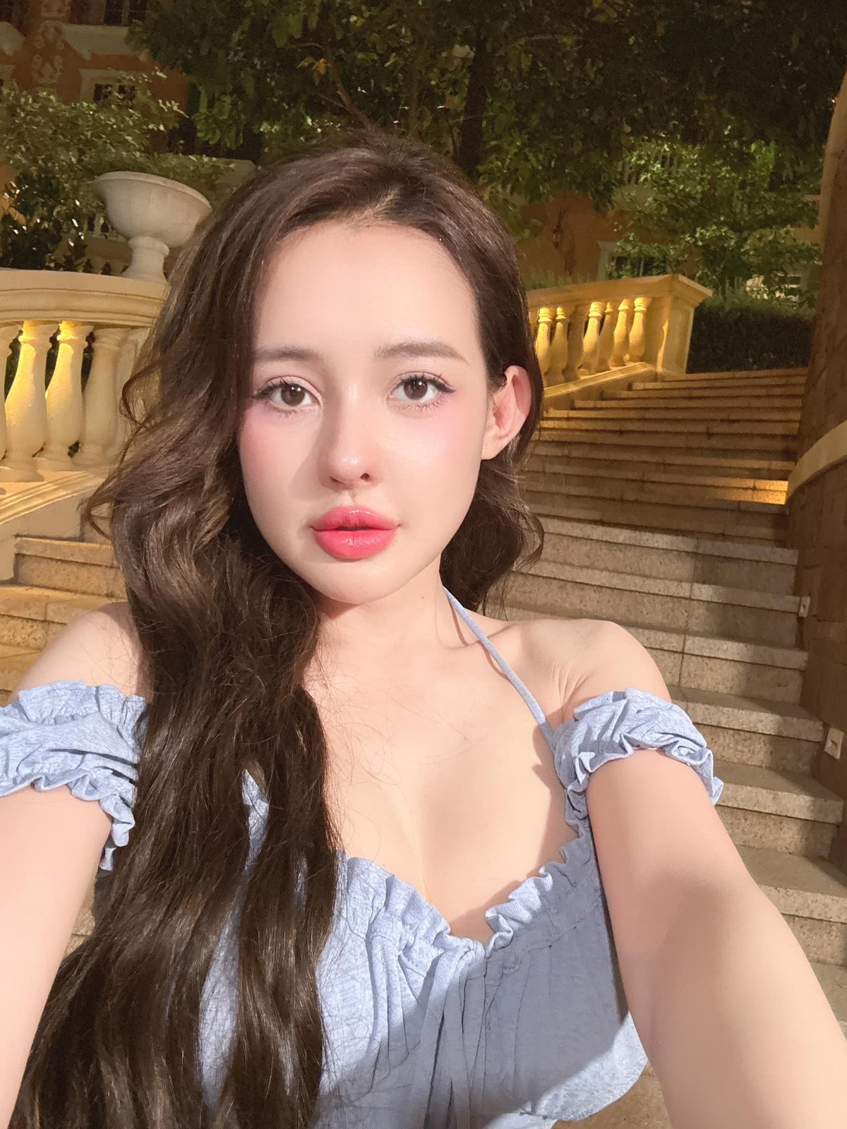 Liên quan đến drama đấu tố bán thuốc giảm cân kém chất lượng của nữ DJ với một người phụ nữ sống tại Cần Thơ, trưa ngày 21/5, theo báo Người Lao Động, Sở An toàn thực phẩm TP. HCM đã lập đoàn kiểm tra công ty công bố và chịu trách nhiệm sản phẩm giảm cân của Ngân 98.