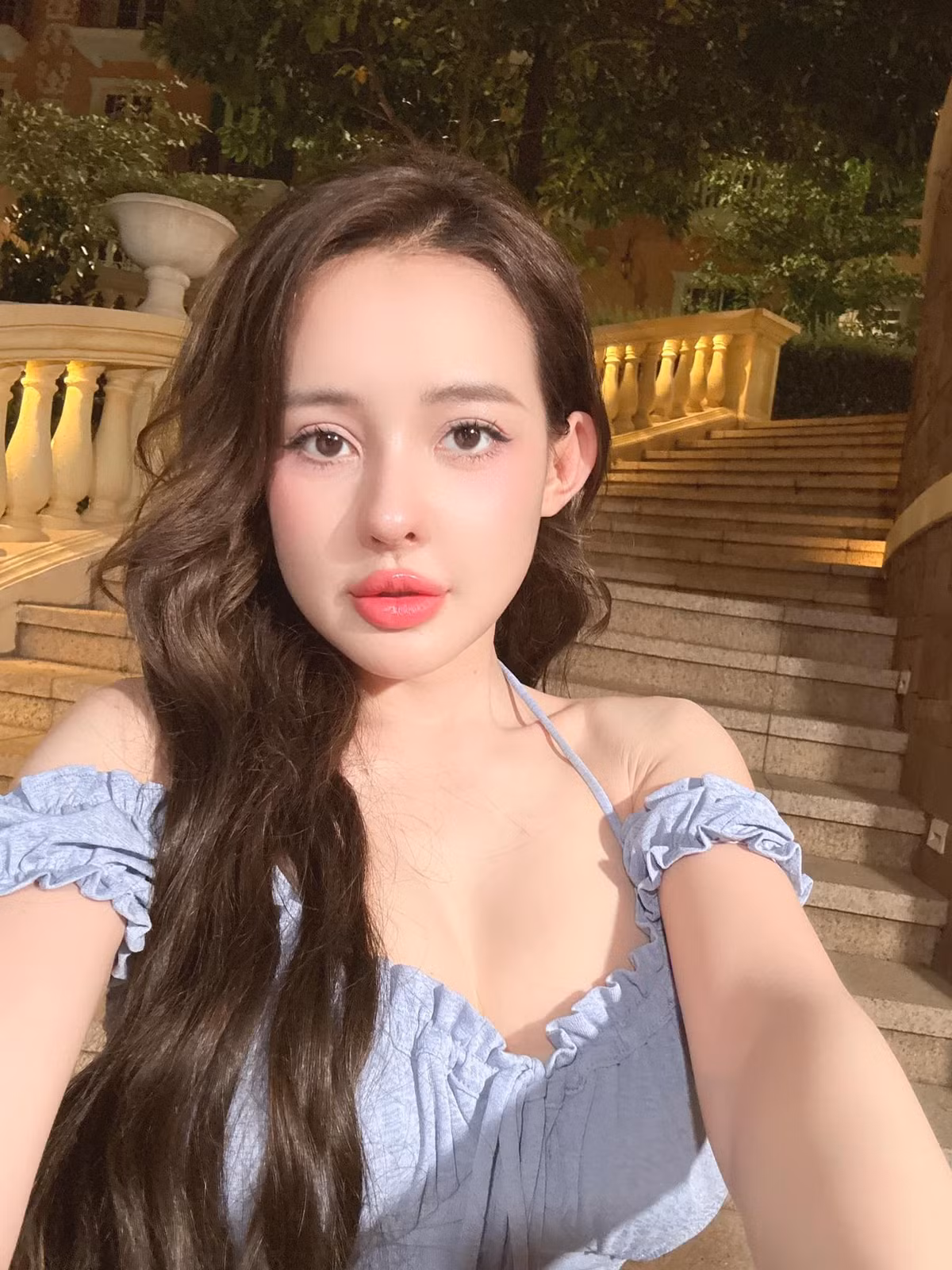 Liên quan đến drama đấu tố bán thuốc giảm cân kém chất lượng của nữ DJ với một người phụ nữ sống tại Cần Thơ, trưa ngày 21/5, theo báo Người Lao Động, Sở An toàn thực phẩm TP. HCM đã lập đoàn kiểm tra công ty công bố và chịu trách nhiệm sản phẩm giảm cân của Ngân 98.