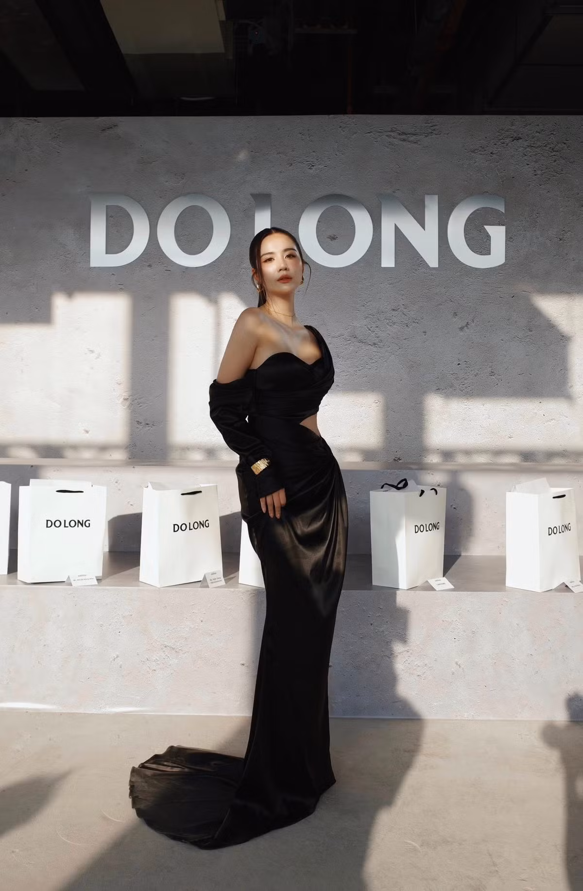 Huyền Lizzie đầu tư rất lớn vào trang phục trong phim "Cách em 1 milimet".