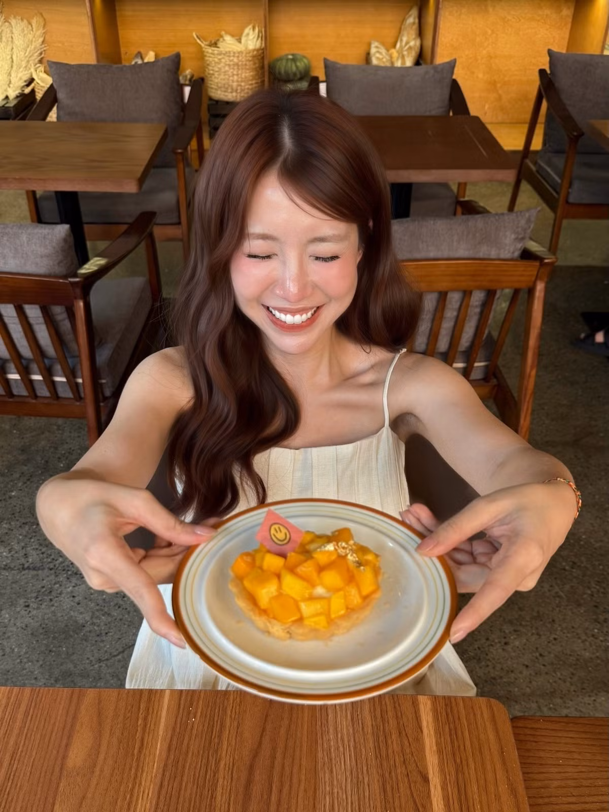 Mẫn Tiên chia sẻ ngày thứ 2, thứ 3 sau phẫu thuật, cô đã tự ngồi dậy được và đi lại nhẹ nhàng. Đến ngày thứ 5, 6, cô cảm thấy "đây đã là một phần của cơ thể mình".