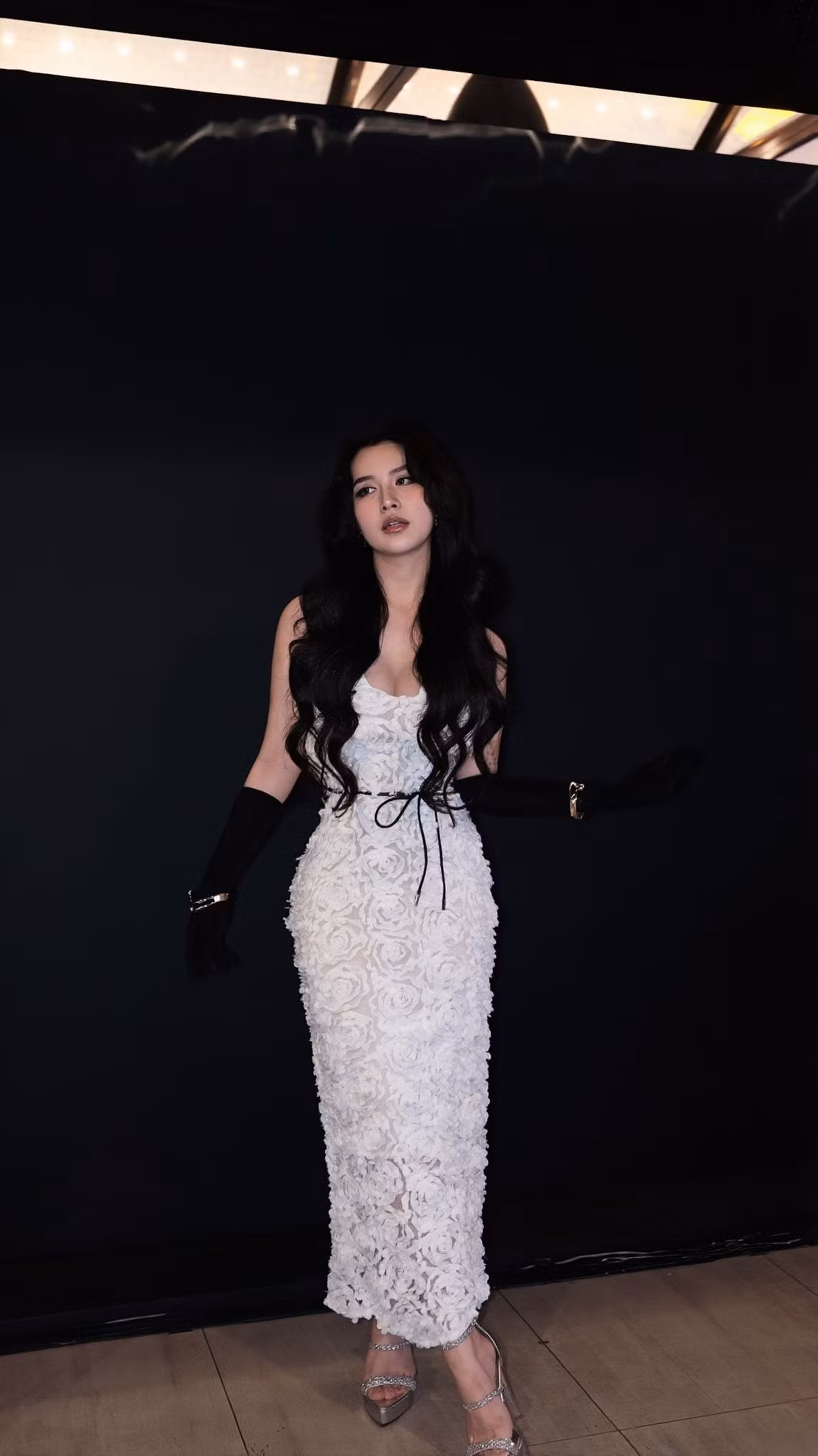 Quyên Qui từ lâu đã được biết đến với vóc dáng cân đối, đặc biệt là đường cong chữ S rõ rệt.