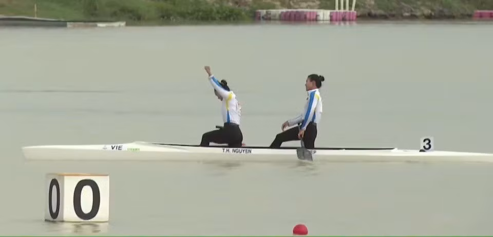 canoeing.jpg