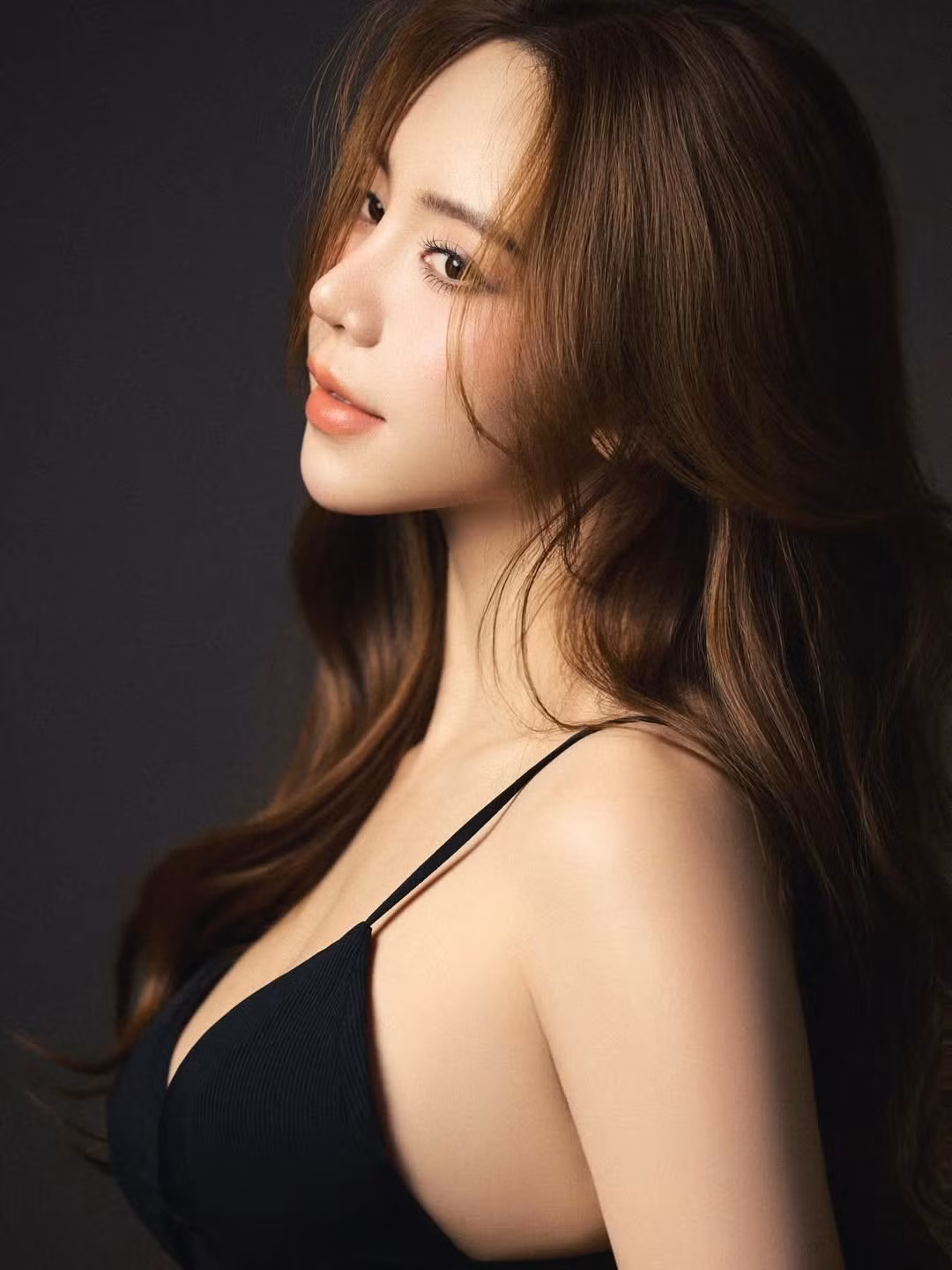 Nhiều khán giả nhận xét Quỳnh Kool của hiện tại trưởng thành, sắc sảo và hấp dẫn hơn rất nhiều so với hình tượng nhẹ nhàng, trong sáng thời mới vào nghề.