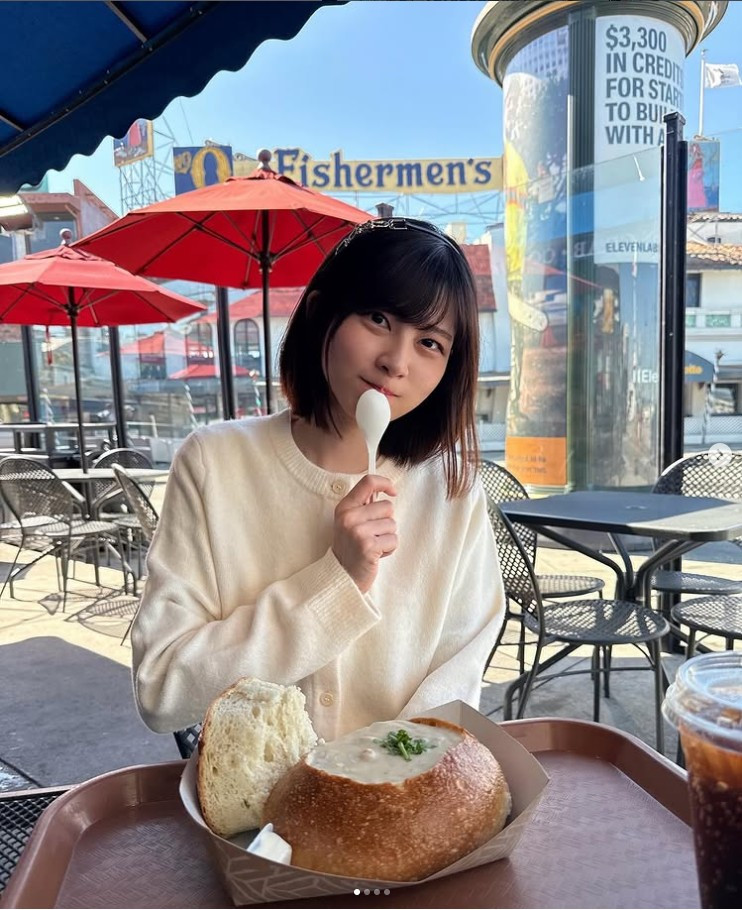 Việc một nhân viên văn phòng bình thường như Saori Araki có thể trở thành gương mặt nổi tiếng toàn cầu chỉ nhờ một bức ảnh là điều không mấy ai ngờ tới.