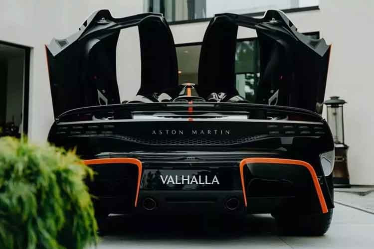 Được biết, chỉ có 999 xe Aston Martin Valhalla được sản xuất trên toàn cầu theo thông báo của hãng xe Anh quốc và họ hiện đang đẩy nhanh quá trình sản xuất của nó, sau nhiều năm trễ hẹn.