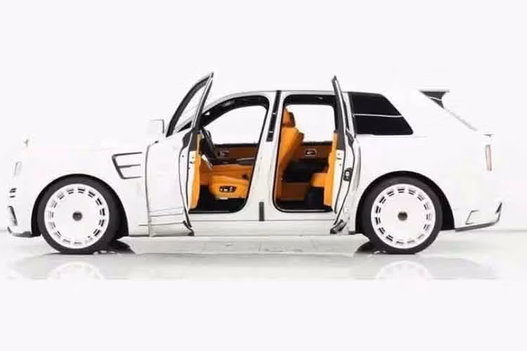 Phần dưới của cản trước hoàn toàn mới, đúng như Mansory đã ký, cũng như phần cản trước với các cánh gió nhỏ bên hông. Bộ mâm xe hoàn toàn phù hợp với dự án này, và nhờ hệ thống treo được tinh chỉnh, chiếc xe có thể hạ gầm sát mặt đường hơn so với nguyên bản.