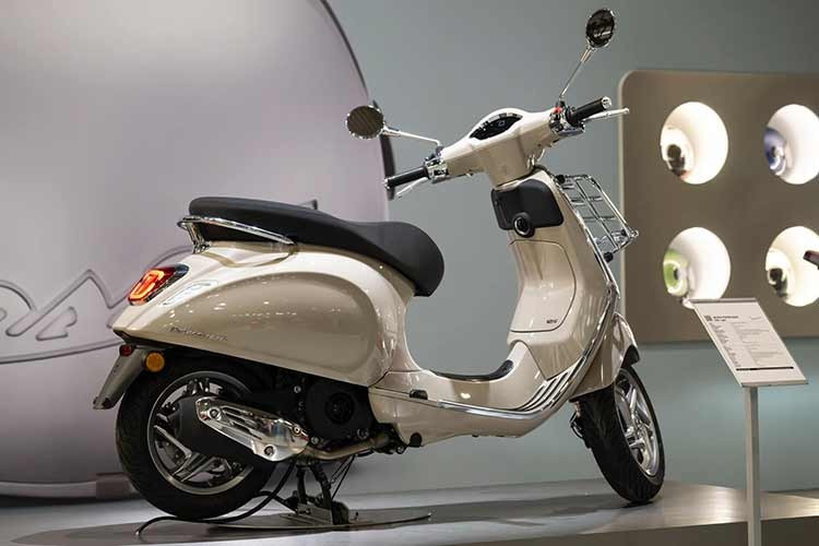 Trước đây ở phiên bản dung tích cao nhất, các mẫu Primavera và Sprint đều được trang bị động cơ xi-lanh đơn 4 kỳ SOHC 3 van 154,8cc. Động cơ này có khả năng sản sinh công suất cực đại 8,9kW (11,9 mã lực) ở tốc độ 7.250 vòng/phút, với mô-men xoắn cực đại 12,7Nm ở tốc độ 5.750 vòng/phút.