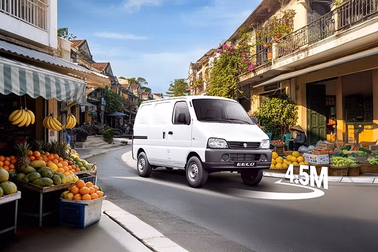 Khoang hàng có kích thước dài x rộng x cao lần lượt 1.632 x 1.309 x 1.072 mm, tải trọng tối đa 595 kg - đã bao gồm tài xế và hành khách. Bán kính quay đầu của Suzuki Eeco ở mức 4,5 m.