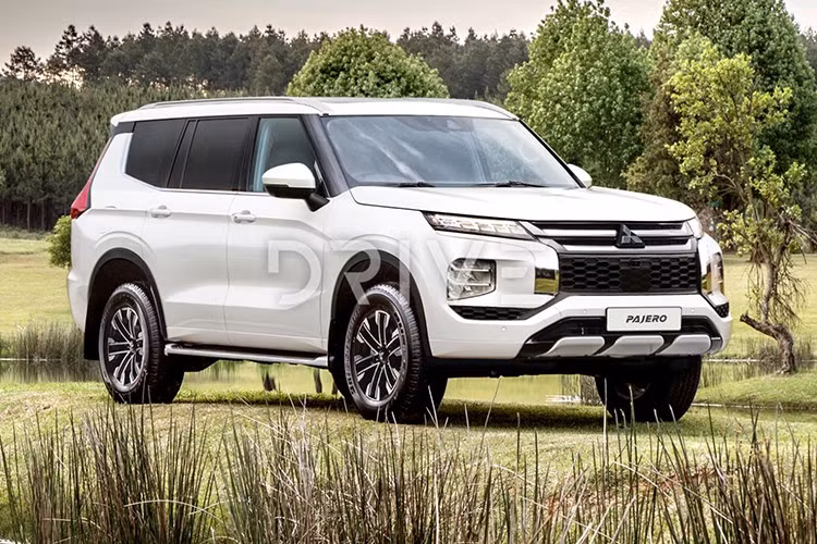 Các thông số kỹ thuật của Mitsubishi Pajero Sport đời mới vẫn còn là ẩn số. Tuy vậy theo một số nguồn tin, tế hệ tiếp theo của mẫu SUV 7 chỗ này dự kiến sẽ sở hữu khối động cơ diesel tăng áp kép 2.4L đang có mặt trên Triton tại thị trường Úc, với công suất 201 mã lực và mô-men xoắn cực đại 470 Nm.