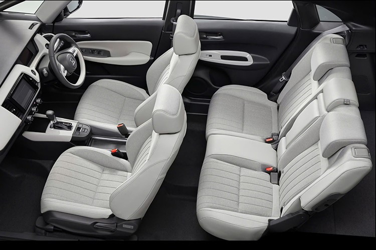 Nội thất của phiên bản mới dự kiến được nâng cấp với màn hình cảm ứng trung tâm 10,1 inch hỗ trợ Apple CarPlay không dây. Một số chi tiết trang trí cũng được tinh chỉnh nhằm phù hợp hơn với thị hiếu của người dùng trẻ tại Trung Quốc.