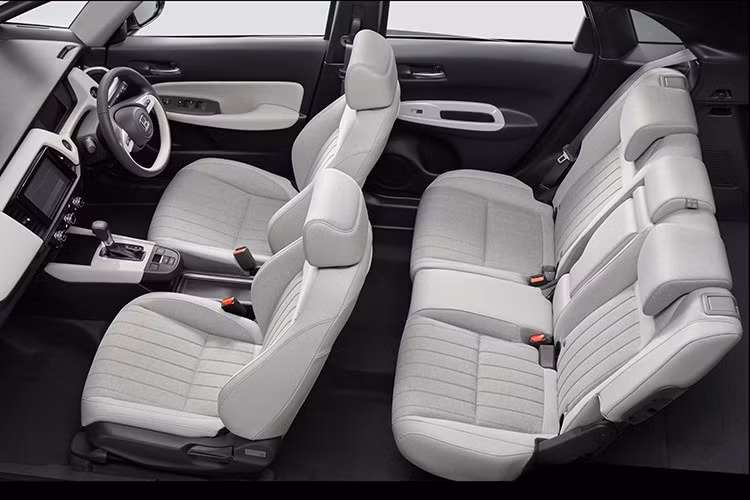 Nội thất của phiên bản mới dự kiến được nâng cấp với màn hình cảm ứng trung tâm 10,1 inch hỗ trợ Apple CarPlay không dây. Một số chi tiết trang trí cũng được tinh chỉnh nhằm phù hợp hơn với thị hiếu của người dùng trẻ tại Trung Quốc.