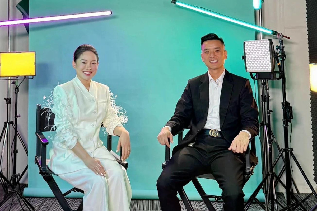 Vợ chồng Quyền Leo Daily từng có phiên livestream đạt doanh thu trăm tỷ đồng. Ảnh: Lã Quốc Quyền/Facebook.