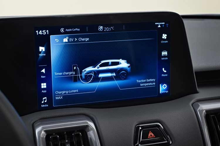 Tính thực dụng còn được đẩy lên cao khi hàng ghế sau của Toyota Urban Cruiser BEV 2026 có khả năng kéo tiến lùi và ngả lưng linh hoạt, giúp tối ưu hóa không gian chở người hoặc hành lý tùy theo nhu cầu thực tế.