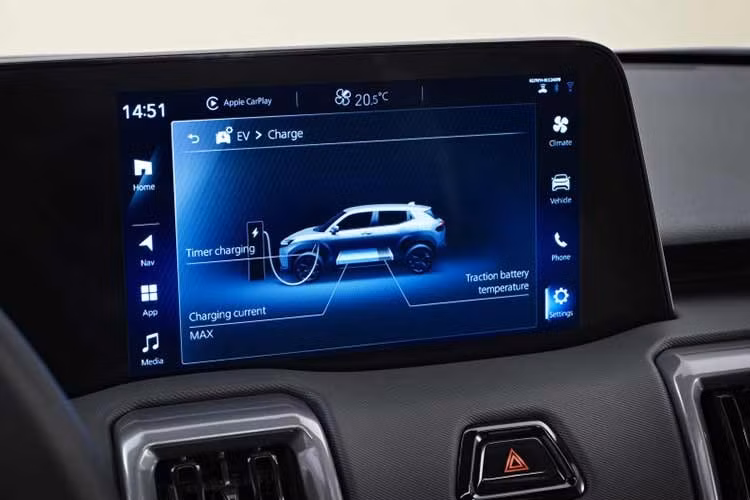 Tính thực dụng còn được đẩy lên cao khi hàng ghế sau của Toyota Urban Cruiser BEV 2026 có khả năng kéo tiến lùi và ngả lưng linh hoạt, giúp tối ưu hóa không gian chở người hoặc hành lý tùy theo nhu cầu thực tế.