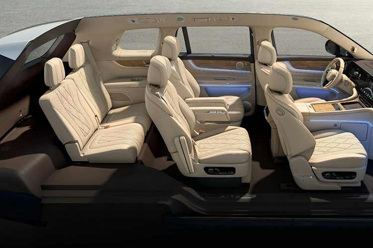 Các tùy chọn cấu hình trêm Linghui M9 2026 mới bao gồm cửa sổ trời nhỏ, hai cửa sổ trời, kính không có chức năng chống nhìn trộm, đế gương chiếu hậu tích hợp camera và camera phía sau.