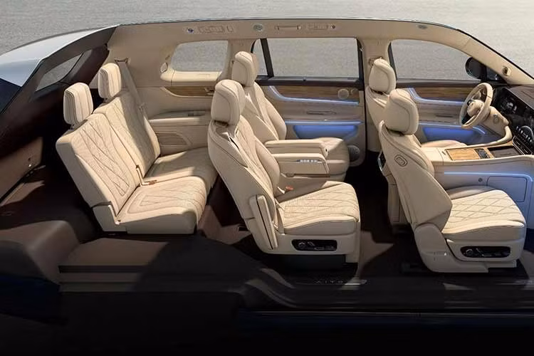 Các tùy chọn cấu hình trêm Linghui M9 2026 mới bao gồm cửa sổ trời nhỏ, hai cửa sổ trời, kính không có chức năng chống nhìn trộm, đế gương chiếu hậu tích hợp camera và camera phía sau.