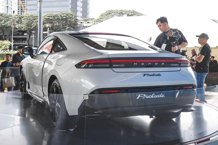 Dựa trên dữ liệu từ Bộ Năng lượng Philippines, khối động cơ xăng sản sinh công suất 139 mã lực, trong khi mô-tơ điện mới là điểm nhấn chính khi cung cấp tới 181 mã lực và sức kéo 315 Nm ngay từ dải vòng tua thấp.