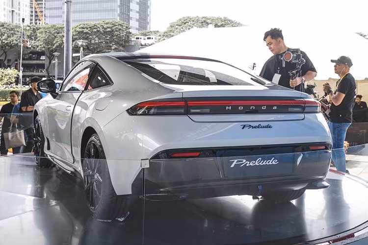 Dựa trên dữ liệu từ Bộ Năng lượng Philippines, khối động cơ xăng sản sinh công suất 139 mã lực, trong khi mô-tơ điện mới là điểm nhấn chính khi cung cấp tới 181 mã lực và sức kéo 315 Nm ngay từ dải vòng tua thấp.