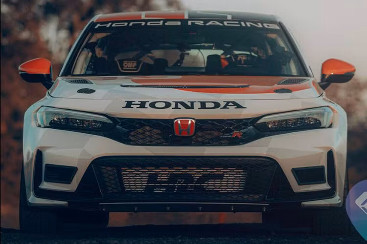 Từ mùa giải năm sau, Honda Civic Type R HRC Rally XP sẽ thi đấu ở phân hạng L2WD và thay thế Civic đời 2017 và Acura Integra đời 2023 trong đội HART. Sự xuất hiện của bản rally đánh dấu bước tiến mới của Type R trong motorsport, mở rộng từ đường đua circuit sang sân chơi đường đất giàu thử thách.