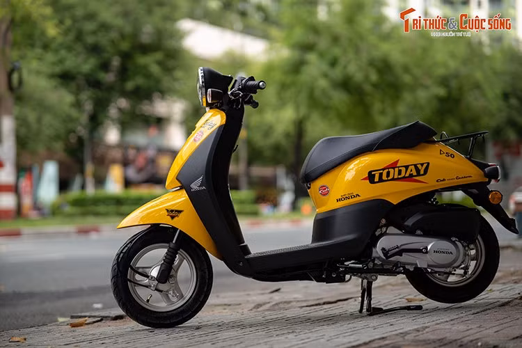 Dù không thể so sánh sức mạnh với các mẫu xe tay ga "đàn anh" lớn hơn như Honda Vision hay LEAD, tuy nhiên mức hiệu năng của Today 50 vẫn đủ đáp ứng nhu cầu di chuyển hằng ngày trong đô thị.