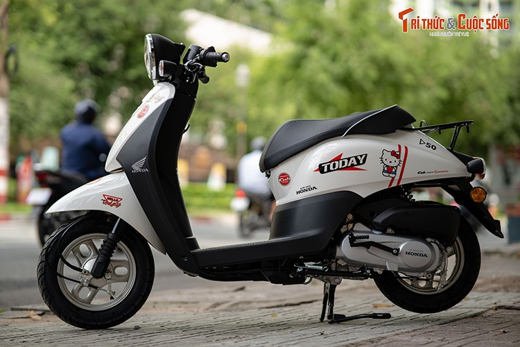 Hiện tại, đại lý tư nhân nhập khẩu Honda Today 50 là Cub House ở TP.HCM vẫn chưa công bố giá bán chính thức cho mẫu xe tay ga cỡ nhỏ này tại Việt Nam, nhưng một số nguồn tin cho biết xe có thể rơi vào khoảng hơn 60 triệu đồng.