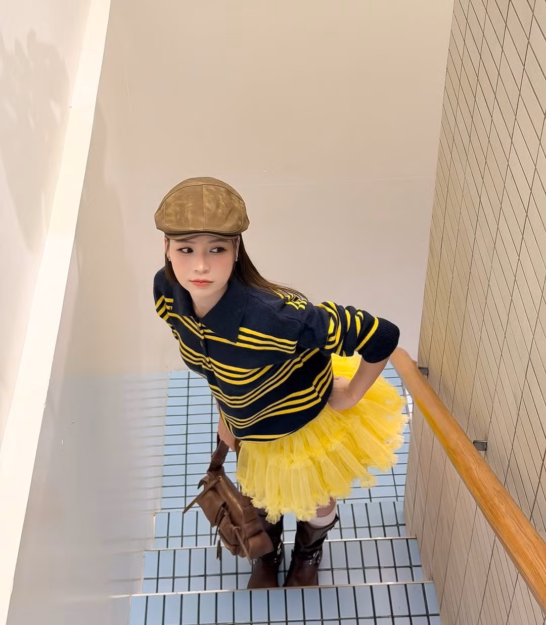 Caption “hệ điều hành nhõng nhẽo” vì thế càng khiến hình ảnh của Sam trở nên đáng yêu và dễ đồng cảm hơn trong mắt người hâm mộ.