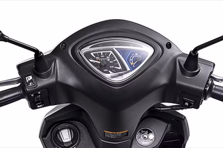 Yamaha Jog 125 2025 thuộc hàng siêu nhẹ so với các mẫu tay ga cùng dung tích động cơ. Thay vì các trang bị hiện đại, các trang bị trên Yamaha Jog 125 vẫn thuộc hàng cơ bản với cụm đồng hồ analog.
