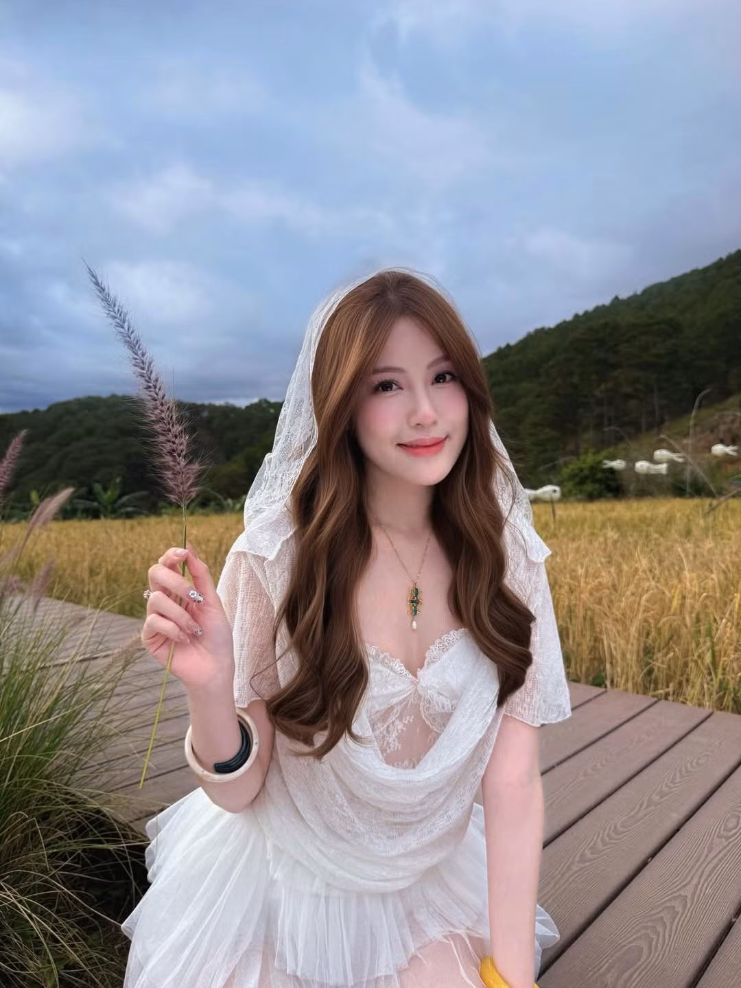 Không chỉ gây chú ý bởi nhan sắc, Tăng Mỹ Hàn còn được biết đến với biệt danh Kjmbae – một hot girl quen mặt với giới trẻ Việt, đặc biệt là cộng đồng fan của rapper Hieuthuhai.