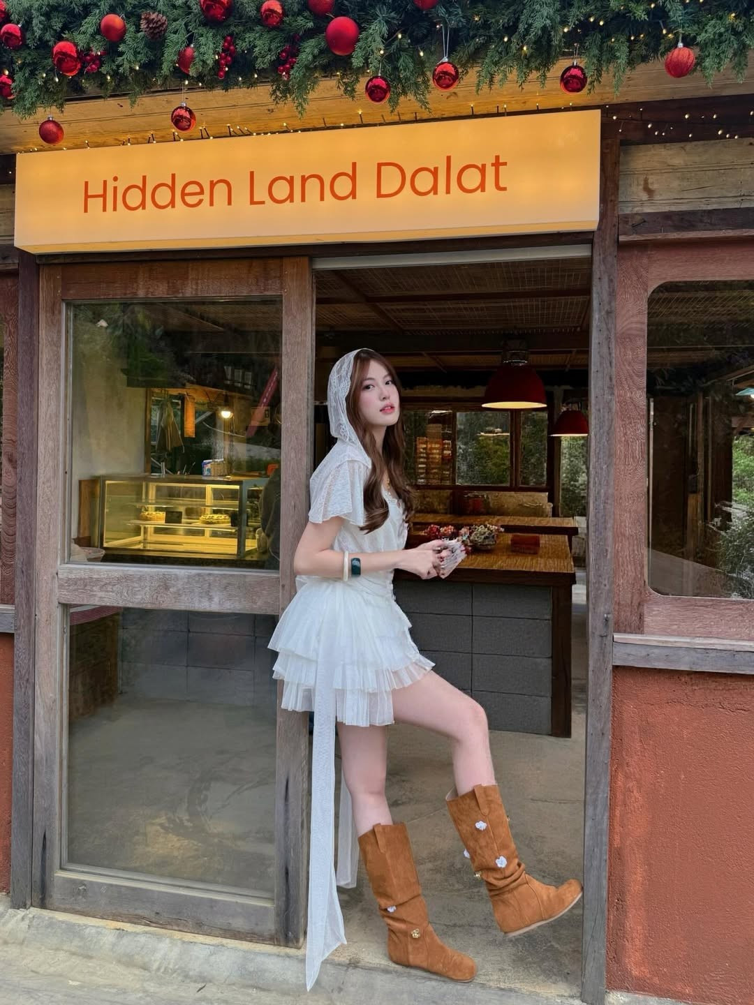 Dù chưa từng chính thức xác nhận mối quan hệ, Baby Boo nhiều lần được cho là đã “đánh dấu chủ quyền” khi công khai ủng hộ các sản phẩm âm nhạc và hoạt động của nam rapper trên Instagram.