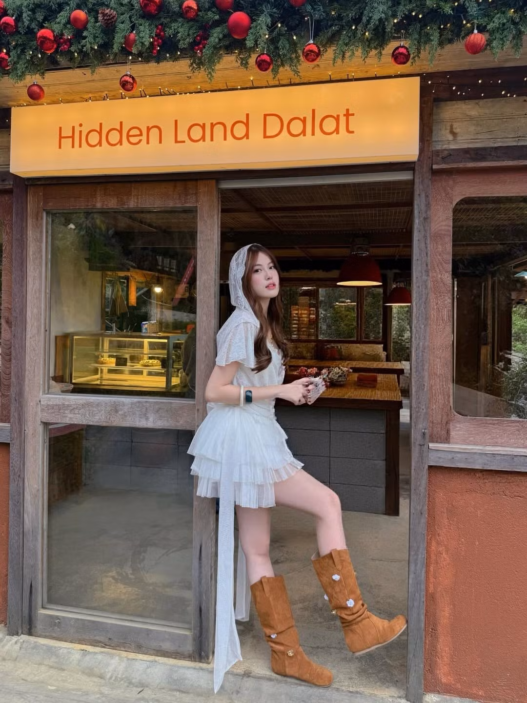 Dù chưa từng chính thức xác nhận mối quan hệ, Baby Boo nhiều lần được cho là đã “đánh dấu chủ quyền” khi công khai ủng hộ các sản phẩm âm nhạc và hoạt động của nam rapper trên Instagram.