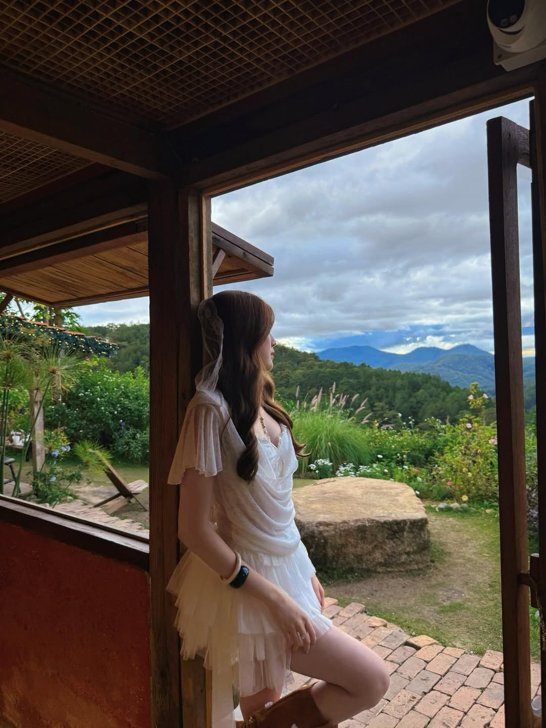 Mỹ Hàn sinh năm 2003, xuất thân trong gia đình có điều kiện và được xem là “rich kid” chính hiệu. Cô từng theo học tại một trường quốc tế danh tiếng ở quận 7 (TP.HCM), nơi có mức học phí lên tới khoảng 600 triệu đồng/năm ở bậc THPT.