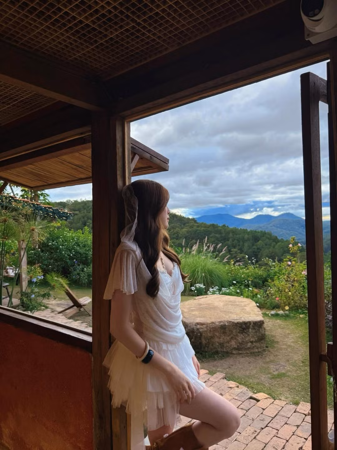 Mỹ Hàn sinh năm 2003, xuất thân trong gia đình có điều kiện và được xem là “rich kid” chính hiệu. Cô từng theo học tại một trường quốc tế danh tiếng ở quận 7 (TP.HCM), nơi có mức học phí lên tới khoảng 600 triệu đồng/năm ở bậc THPT.