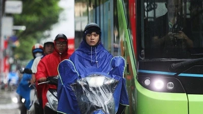 Tách làn đường Hà Nội, ô tô được chiếm 2 làn, xe máy đi đâu?