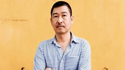 Vợ chồng ca sĩ Thanh Lam tiếc thương họa sĩ Lê Thiết Cương